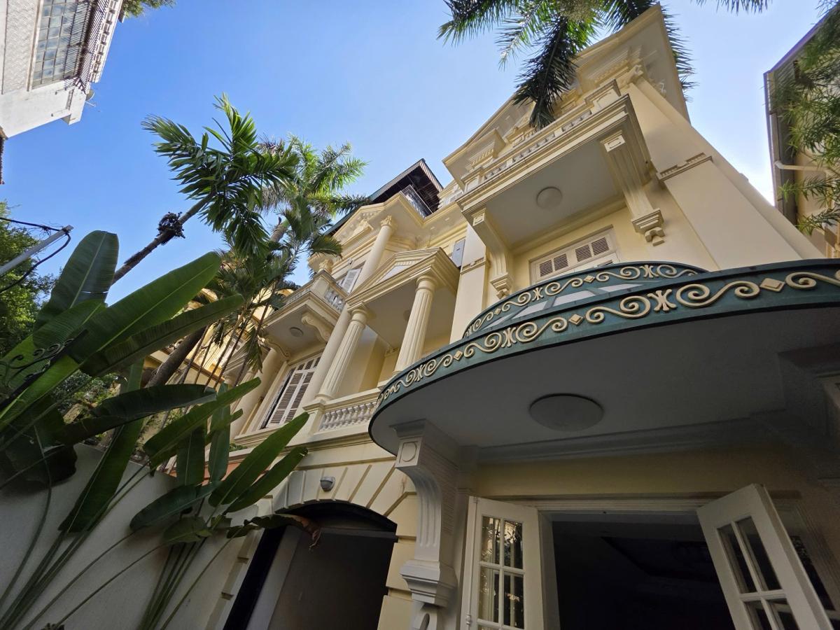 ĐƯỜNG ÂU CƠ - KHU PHỐ TÂY - BIỆT THỰ VIP HIẾM TÂY HỒ - Ô TÔ TRÁNH - DÂN TRÍ CAO - AN SINH ĐỈNH - VÀI BƯỚC CHÂN RA HỒ QUẢNG BÁ