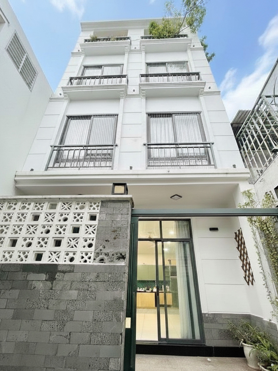 H1770 sát ngã tư Hàng Xanh, SHR, Nở hậu, 4 tầng, 5.1x9.3m, 7.x tỷ