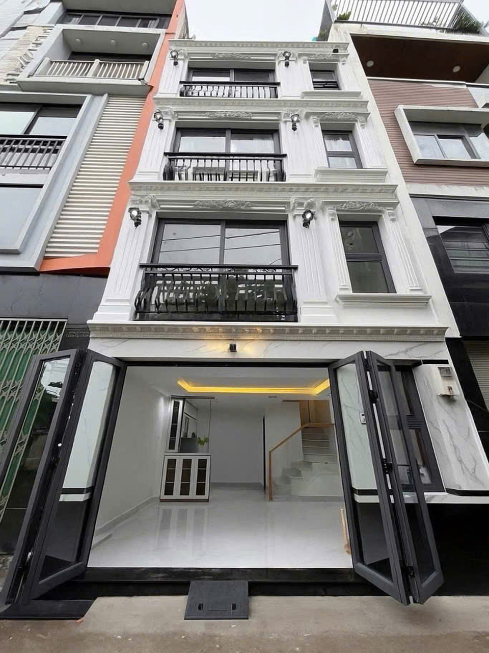 L1869 ⭐️ nhà Ngô Đức Kế Bình Thạnh, SHR, Vuông, HXH, 7.x tỷ