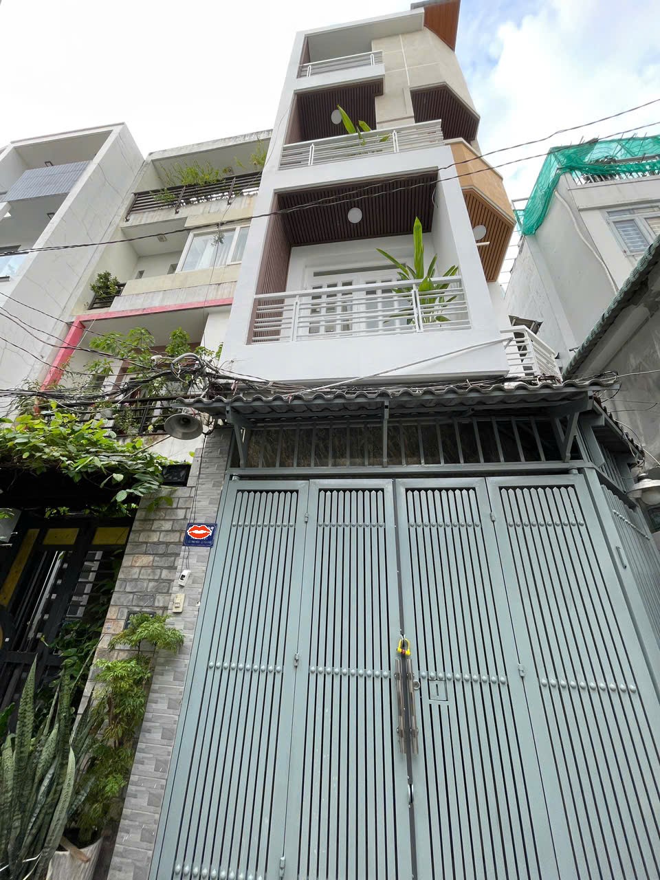 Giá chỉ 6.9 tỷ! Bán nhà 4x16m, 5 Tầng – HXH Phú Thọ Hòa, gần Lũy Bán Bích