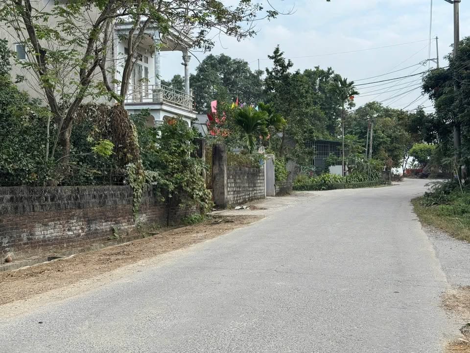 Bán lô đất DT 900m2, MT 39m, Miếu Môn, Chương Mỹ, Hà Nội, giá 20 tỷ.