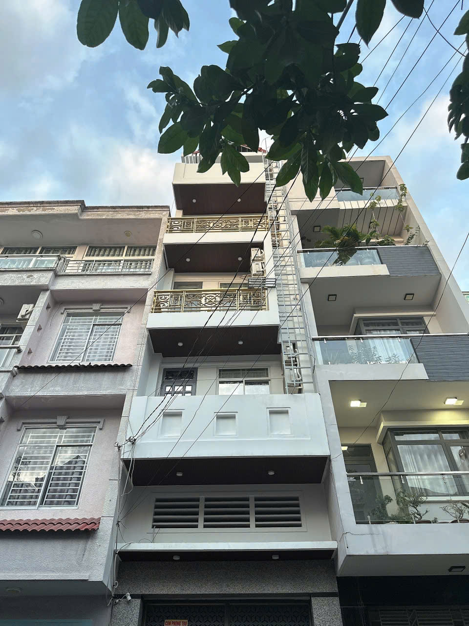 Nhà NGỘP hẻm 10m Quang Trung 94m2 6 tầng có T.máy KD đỉnh ngay chợ HTT nhỉnh 15 tỷ.