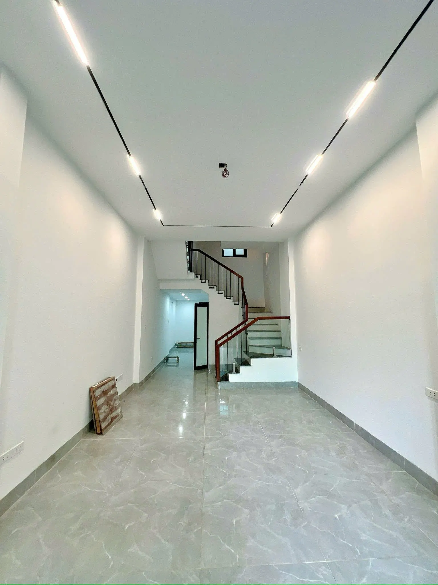 GARA OTO NHÀ ĐẸP QUẬN THANH XUÂN 45M 5TẦNG CHƯA ĐẾN 16 TỶ