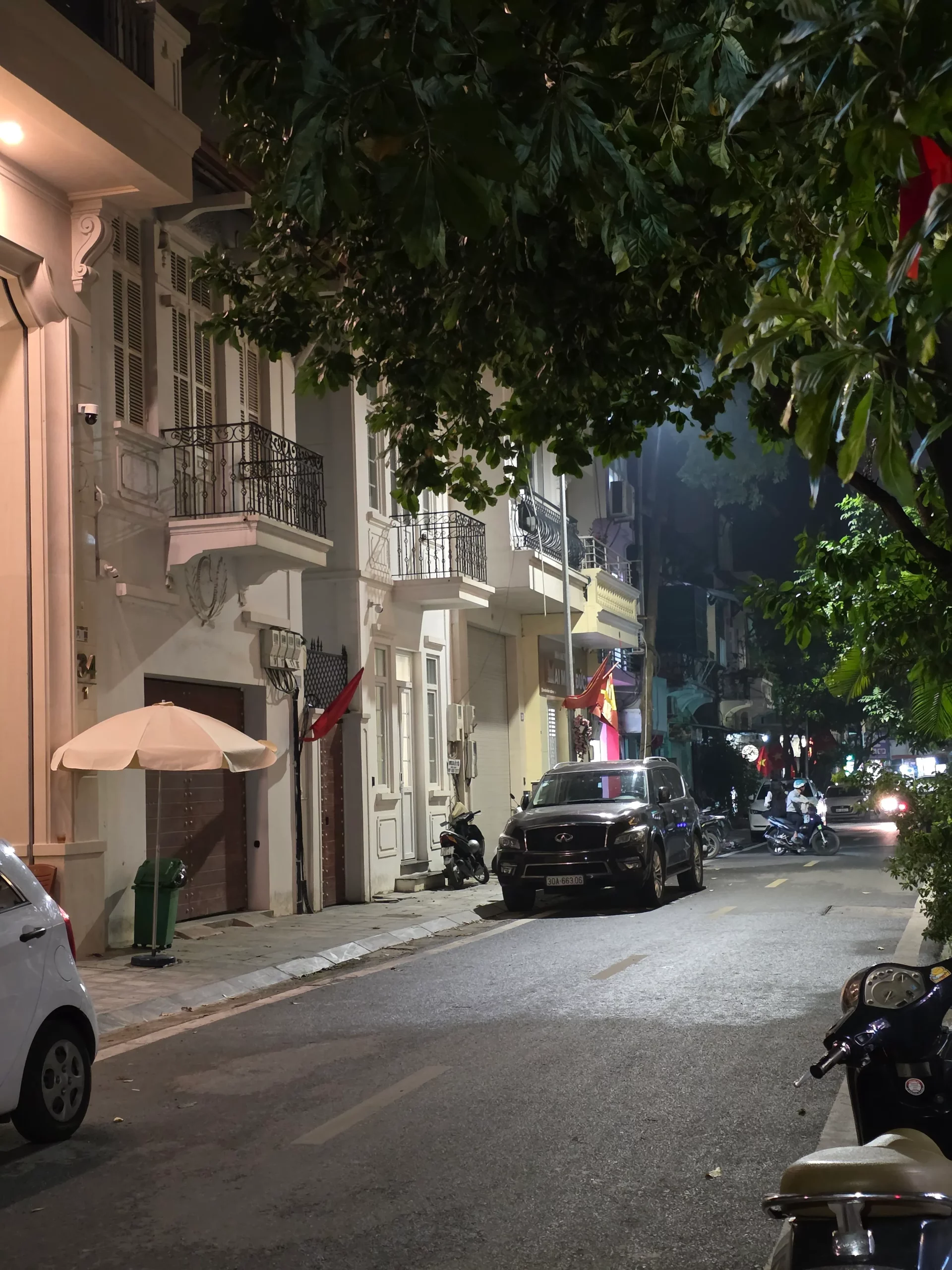 MẢNH ĐẤT HIẾM - MẶT PHỐ VIP - HAI BÀ TRƯNG - CÓ 1-0-2- MẶT TIỀN RỘNG - SỔ VUÔNG - PHÙ HỢP XÂY TÒA BUILDING 10 TẦNG THANG MÁY - KINH DOANH CHẤP MỌI LOẠI HÌNH