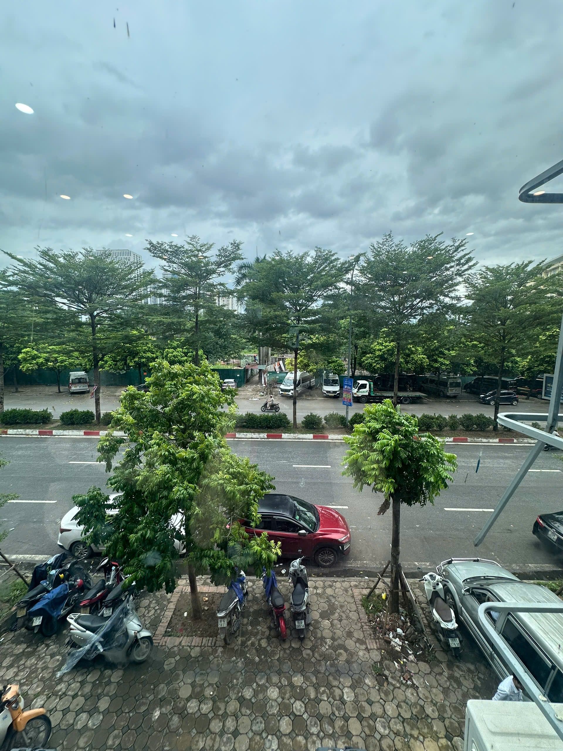 BÁN NHÀ SIÊU PHẨM -TÒA NHÀ VĂN PHÒNG 7 TẦNG – PHỐ TRẦN VĨ, CẦU GIẤY- VỊ TRÍ VÀNG – KHU SẦM UẤT – DÒNG TIỀN BỀN VỮNG.