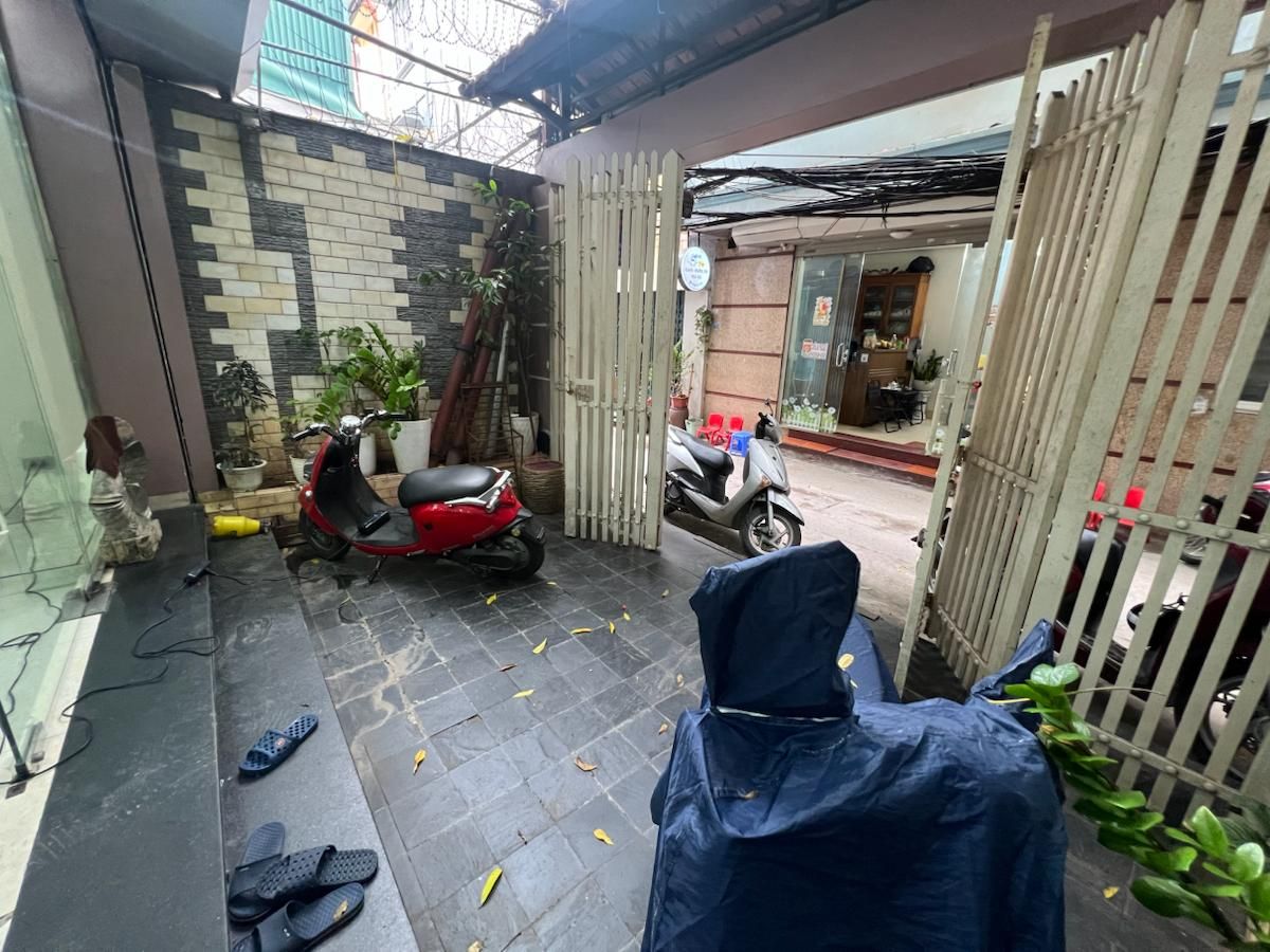 BÁN NHÀ ĐẸP Ở NGAY - SÁT PHỐ, OTO VÀO NHÀ- VỪA Ở VỪA KINH DOANH.