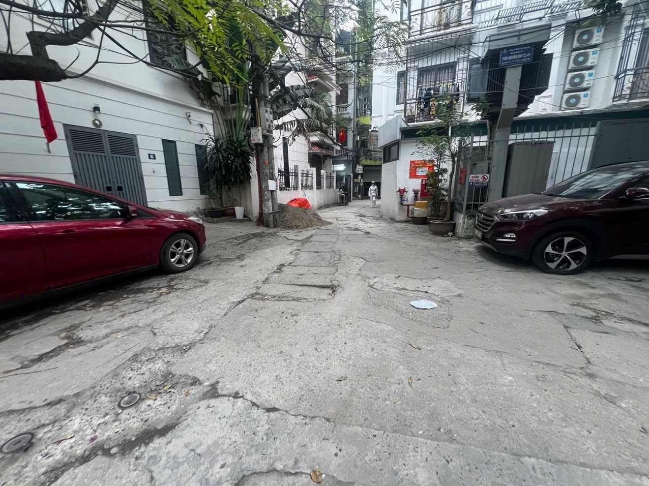 BÁN NHÀ PHÂN LÔ MẶT NGÕ Ô TÔ ĐỖ CỬA - TRUNG TÂM CẨU GIẤY 9 PHÒNG CHO THUÊ - BÊN THỨ 3 THẦU 45 TRIỆU / THÁNG