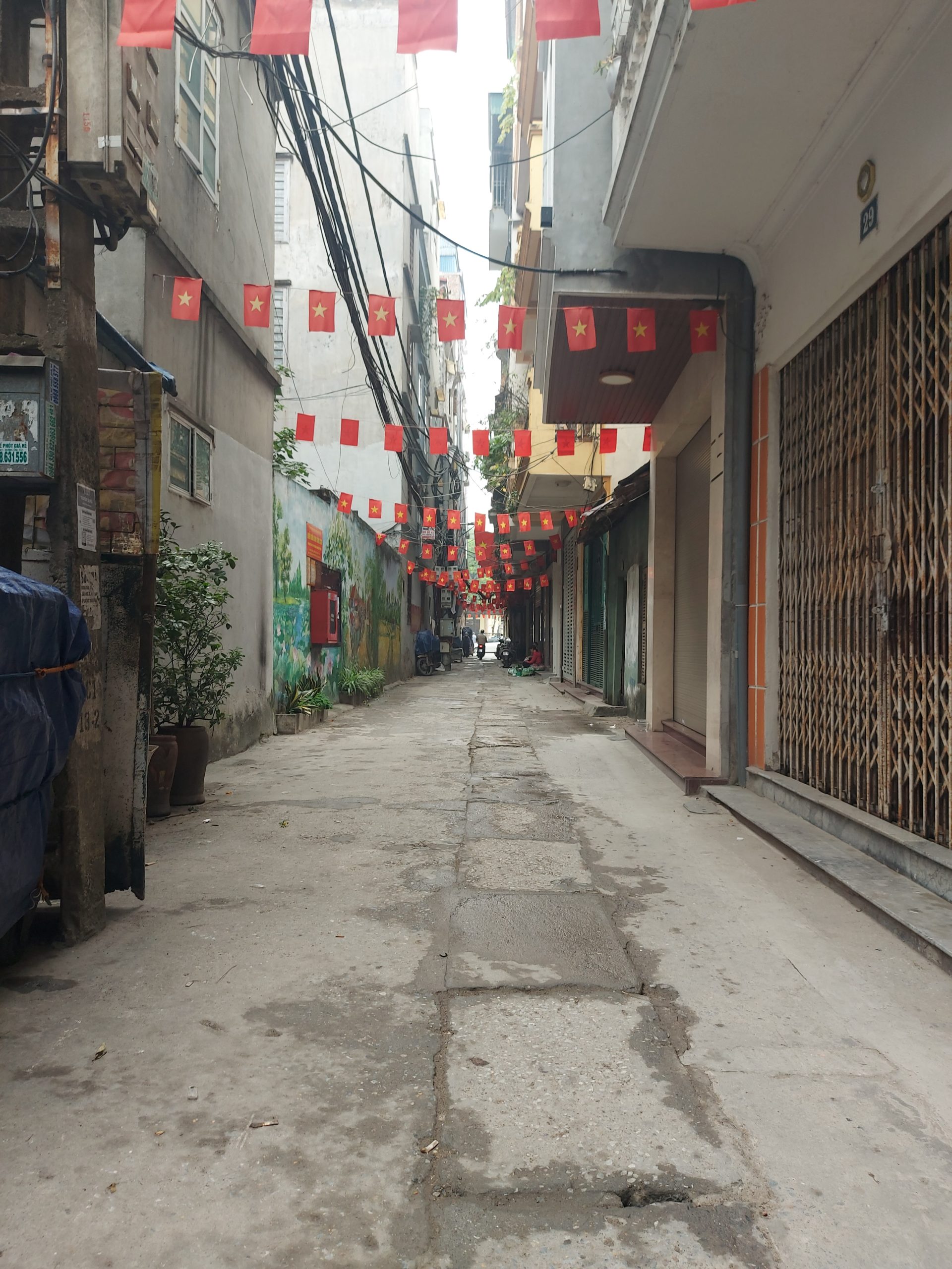 NGỌC HÀ - PHÂN LÔ BA ĐÌNH QUẬN - MẶT NGÕ THÔNG KINH DOANH - Ô TÔ ĐỖ SÁT NHÀ GIÁ 18 TỶ ,,,