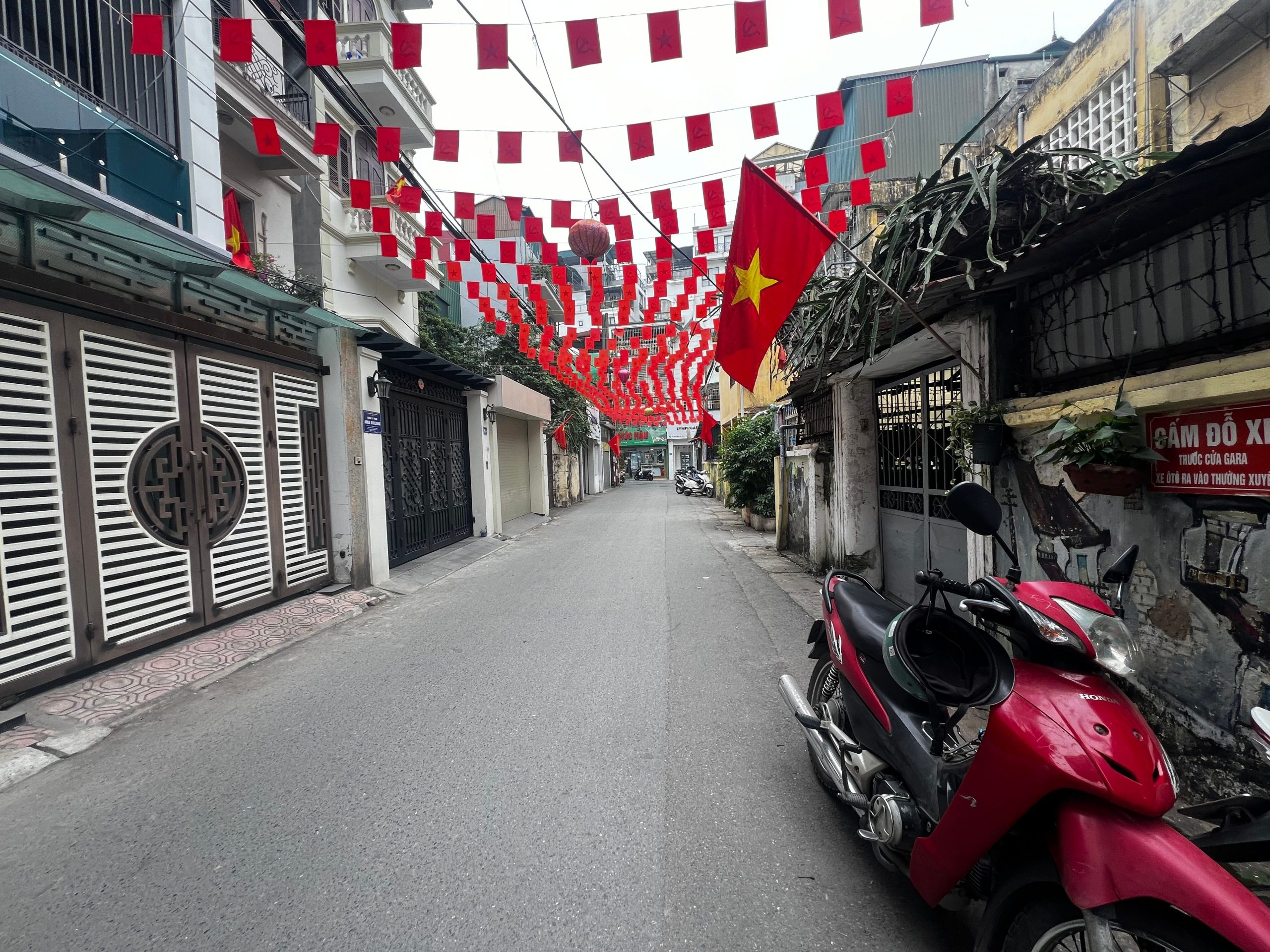 BÁN NHÀ SIÊU PHẨM VẠN BẢO - NGÕ Ô TÔ - KINH DOANH VÔ ĐỐI - THANG MÁY VÈO VÈO