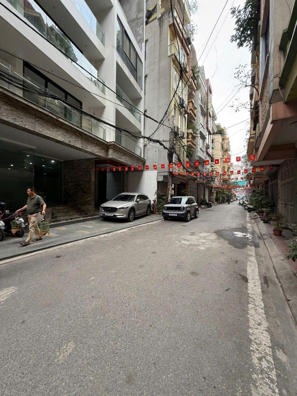 BÁN NHÀ SIÊU PHẨM-Ô TÔ TRÁNH-TÒA VĂN PHÒNG -7 NỔI - 1HẦM-TÂY HỒ-PCCC DẠT CHUẨN-DOANH THU 2,5 tỷ/NĂM.