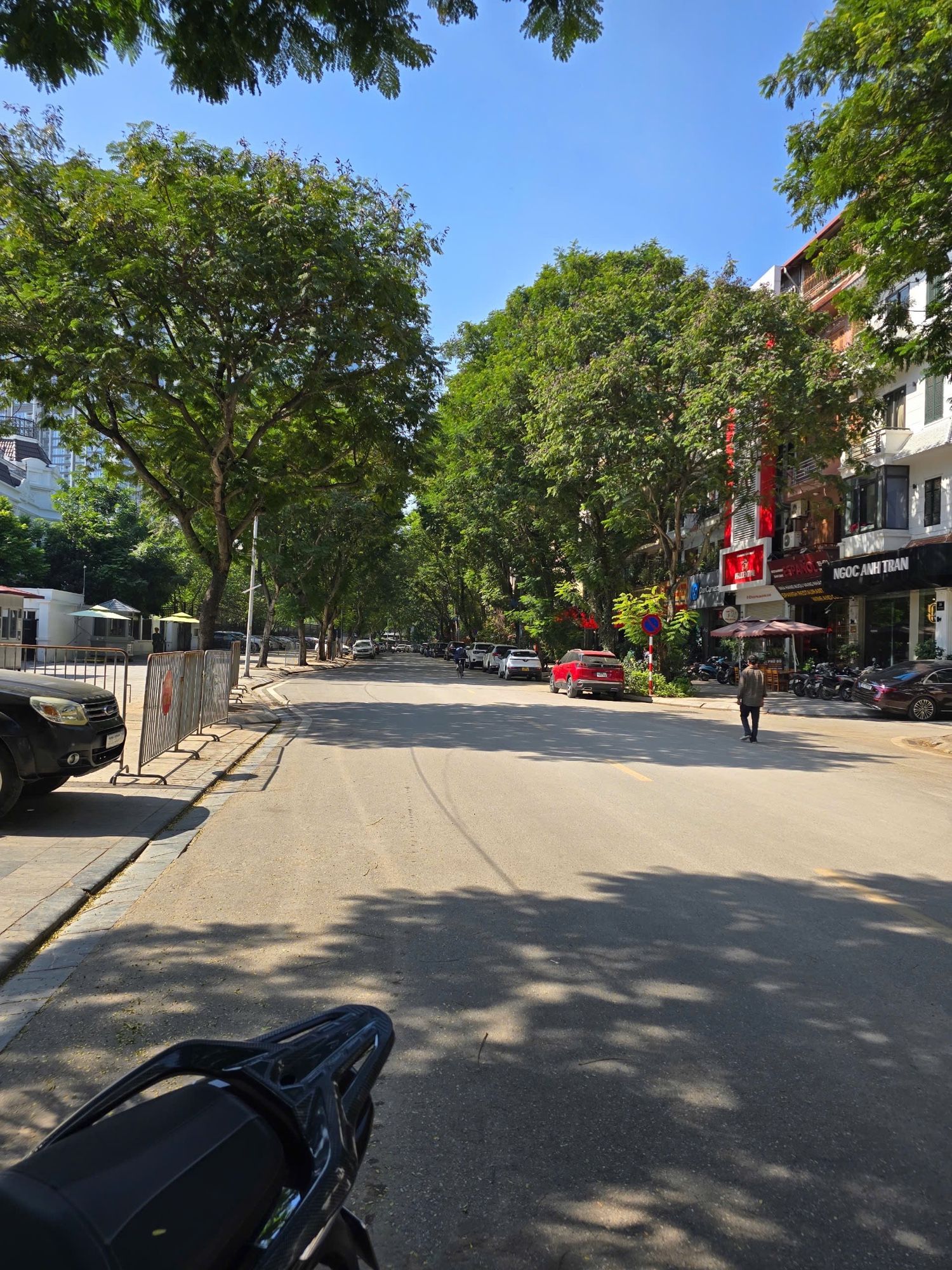 BÁN NHÀ MẶT PHỐ VỊ TRÍ ĐẸP- TRUNG TÂM BA ĐÌNH-KINH DOANH-DÒNG TIỀN-VỈA HÈ ĐÁ BÓNG