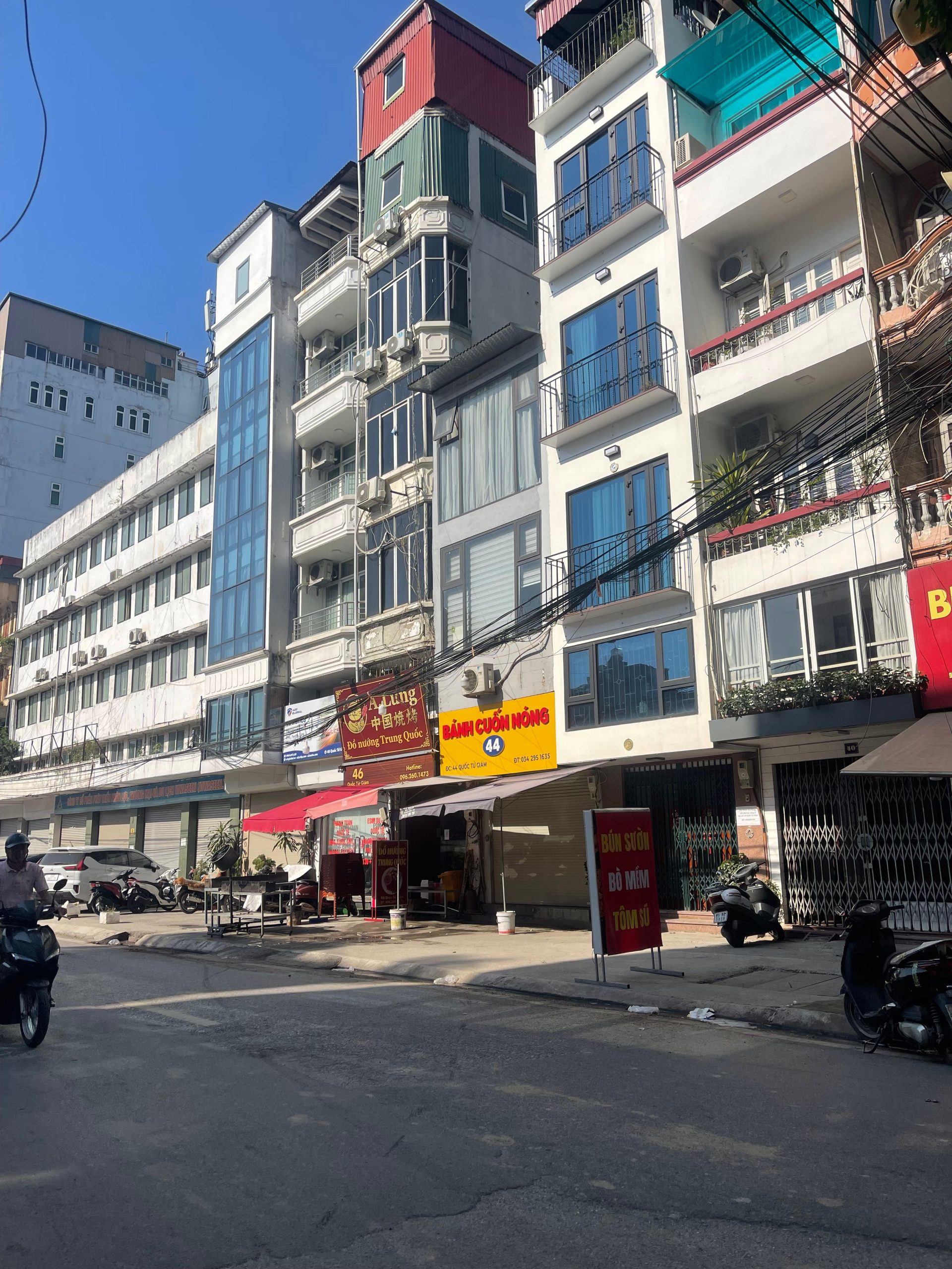 Bán Nhà mặt phố Quốc Tử Giám – trung tâm quận Đống Đa-Vỉa hè rộng – kinh doanh ngày đêm – vị trí hiếm