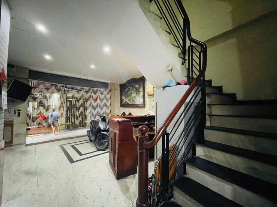 BÁN NHÀ TRUNG TÂM ĐỐNG ĐA - XÃ ĐÀN HÓT HÍT - NGÕ THÔNG HAI PHỐ - HAI THOÁNG TRƯỚC SAU - DÒNG TIỀN CỰC KHỦNG - THANG MÁY ÊM RU