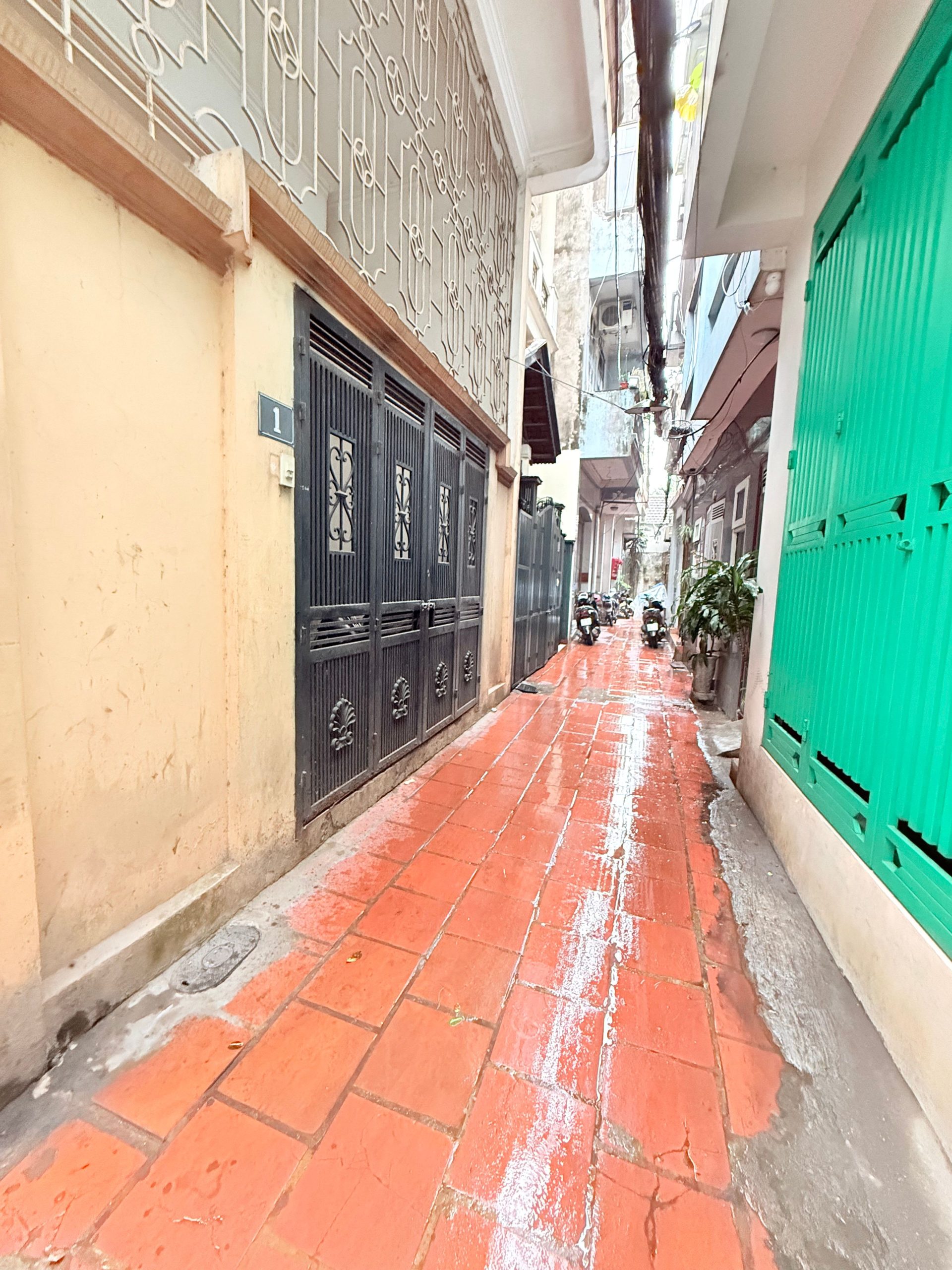 BÁN ĐẤT - VỊ TRÍ CỰC ĐẸP - TRƯỚC NHÀ RỘNG - THOÁNG SÁNG - XÂY CCMN - NHÀ Ở HẾT Ý - SỔ VUÔNG ĐẸP