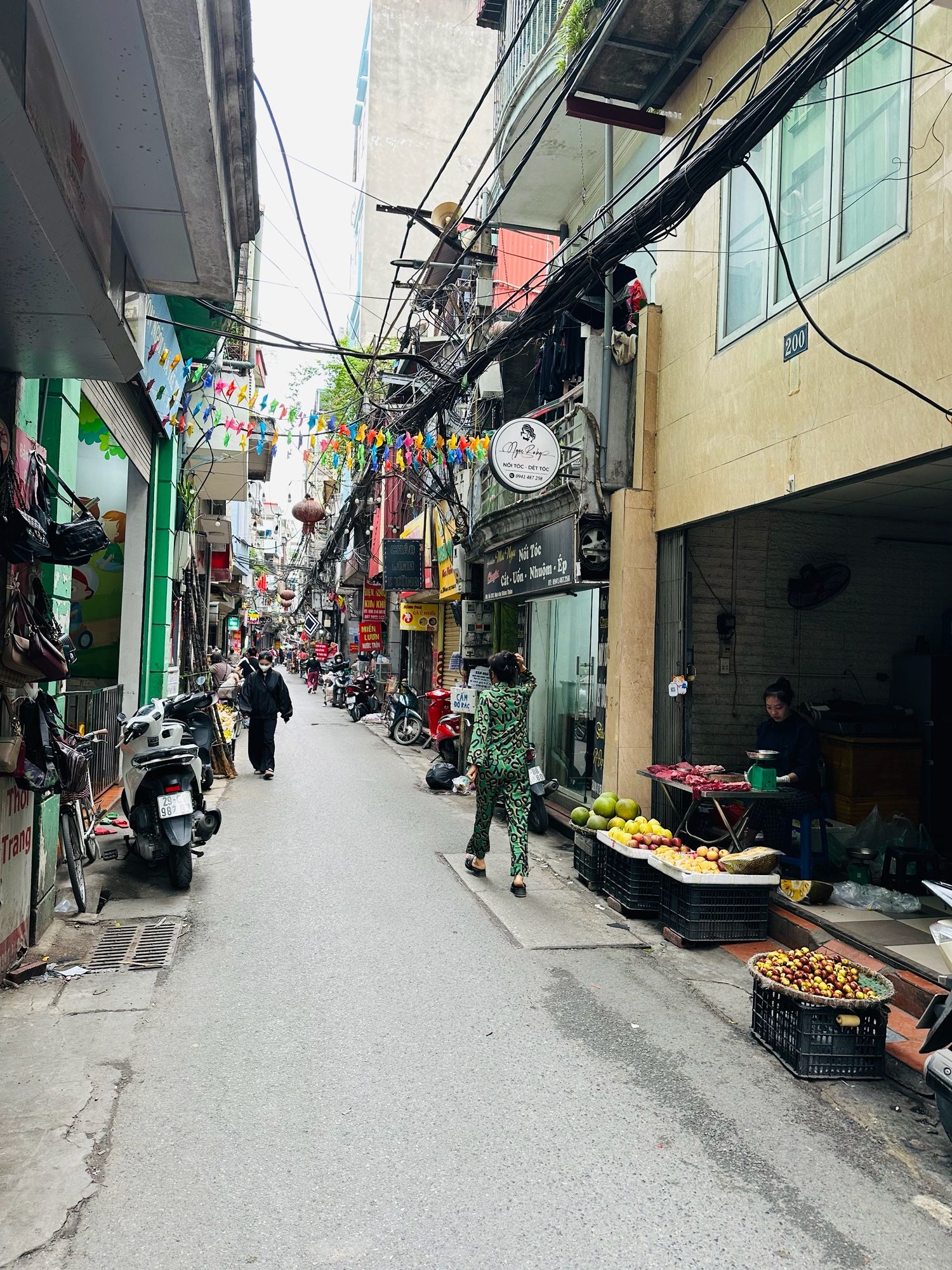 BÁN CCMN MẶT PHỐ CHỢ -7 TẦNG THANG MÁY -NHÀ MỚI -KINH DOANH SẦM UẤT - DÒNG TIỀN 600TR /NAM