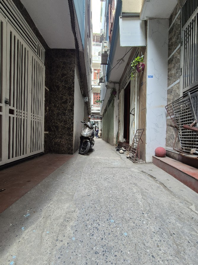 Ngã tư Trương Định 31m² 5 tầng Ngõ nông, rộng thoáng Gần phố_8,2 Tỷ