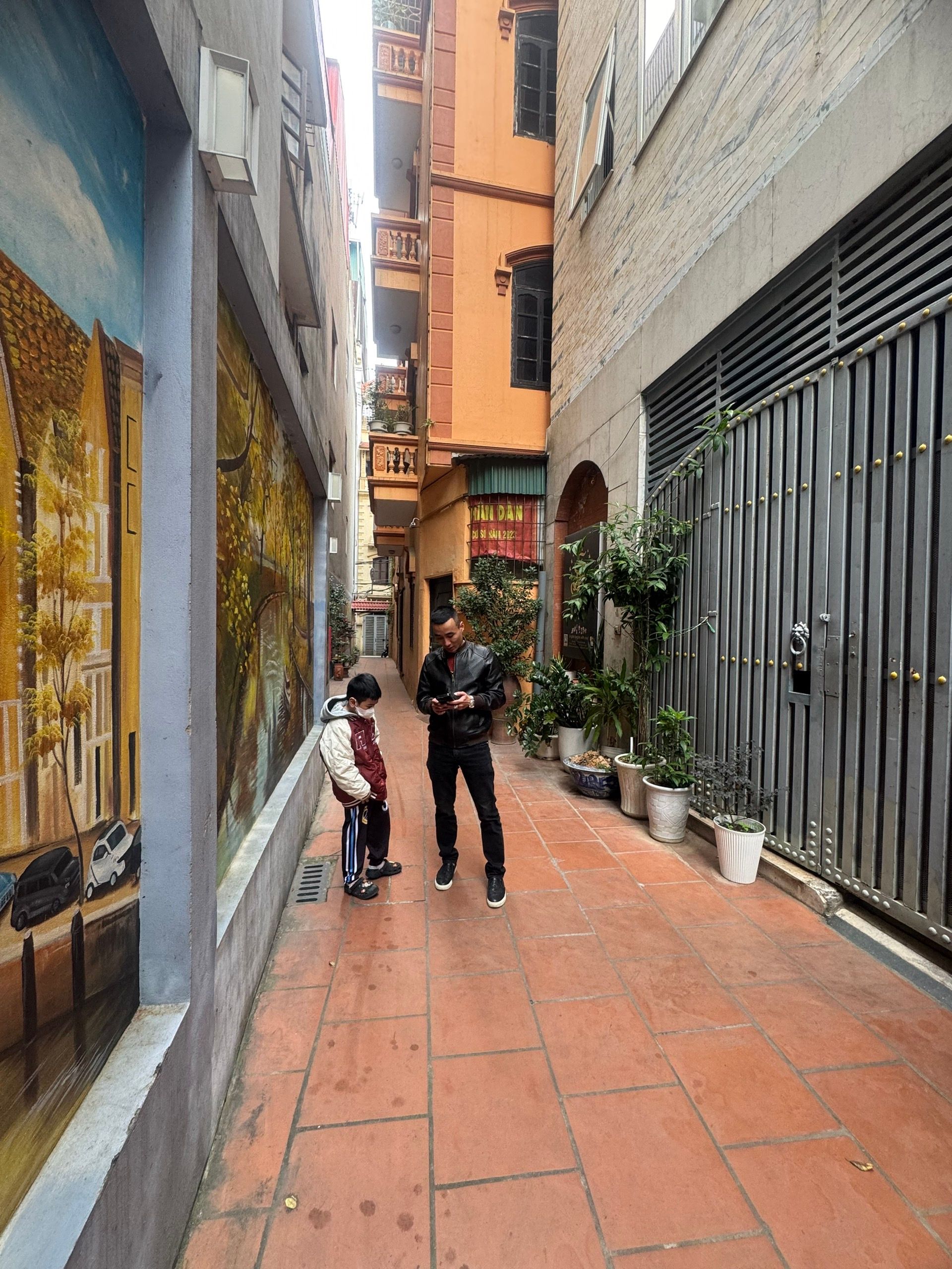 Bán nhà toà cao cấp , dòng tiền ổn định,homstay.Vị trí đẹp , thông thoáng , nhiều khách nước ngoài thuê ở , rất gần Hồ Tây lộng gió