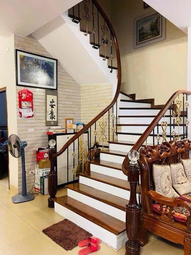 BÁN NHÀ NHÀ ĐẸP PHỐ XUÂN ĐỈNH-NỘI THẤT XỊN SÒ - BA GÁC TRÁNH - GẦN PHỐ- CHỦ TẶNG LẠI NỘI THẤT