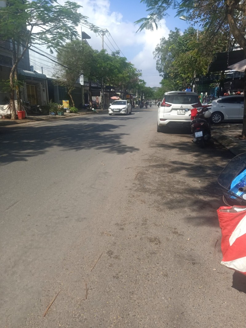 Bán mặt tiền Nguyễn Duy Trinh 160m2 giá 8.6 tỷ rẻ nhất khu vực