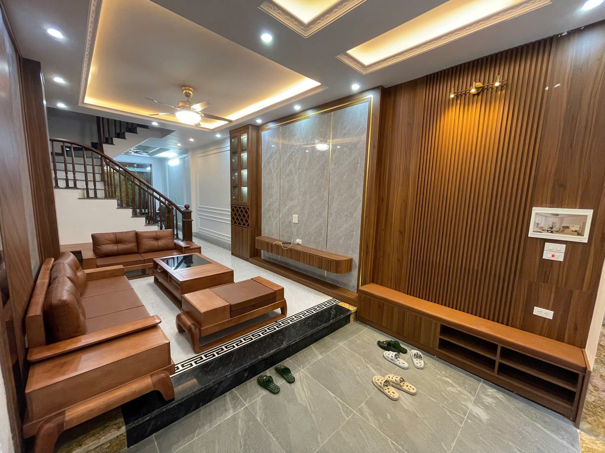 NGUYỄN VĂN CỪ – DÂN XÂY – FULL NỘI THẤT 51m² – 5 TẦNG– GIÁ 14,2 TỶ