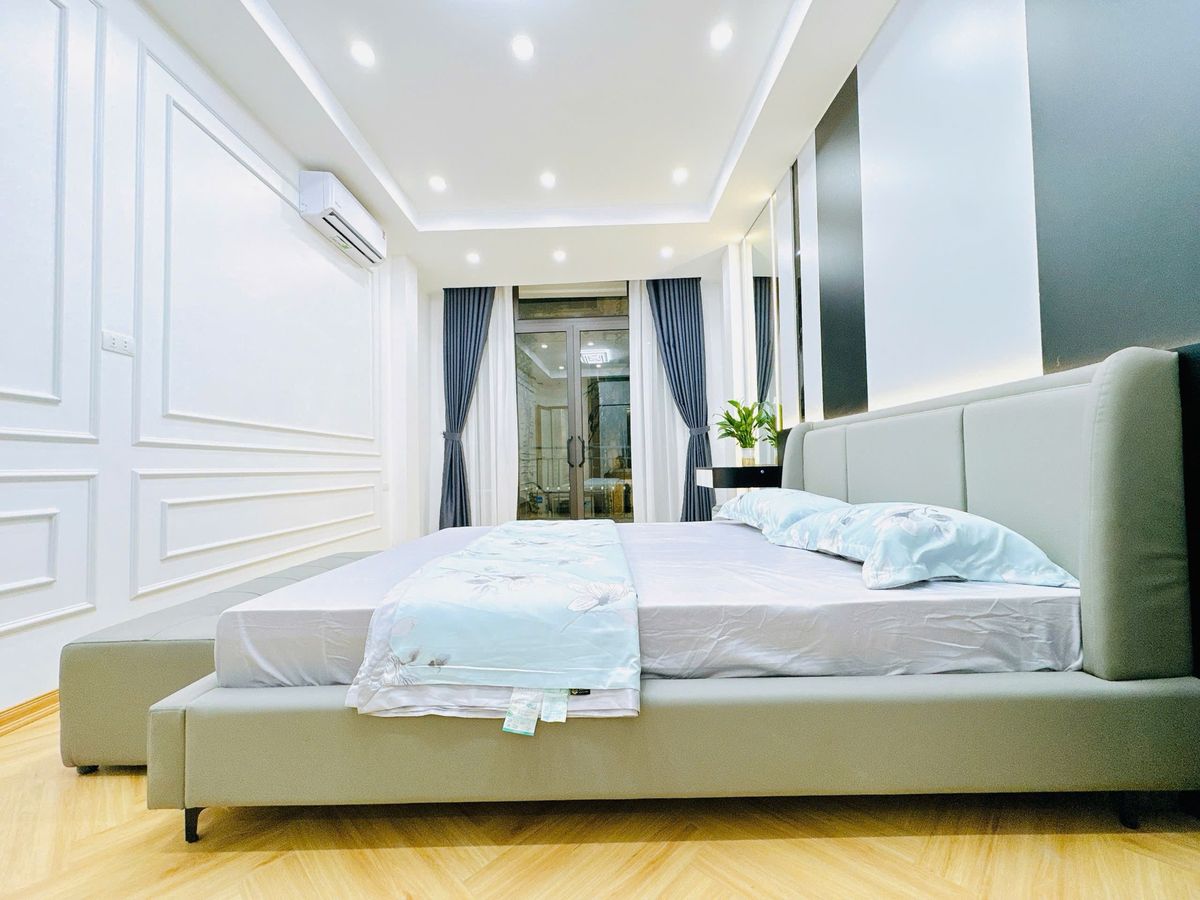 SIÊU HIẾM TRUNG TÂM TRẦN DUY HƯNG – 6 TẦNG THANG MÁY – 45/52m² HOA HẬU – 16.98 TỶ - FULL NỘI THẤT – NGÕ THÔNG KINH DOANH