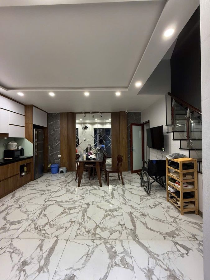 BÁN NHÀ SÁT NGÃ TƯ NGUYỄN DU- PHỐ HUẾ- LÊ VĂN HƯU 6 TẦNG MT : 6M CHỈ 12.5 TỶ.