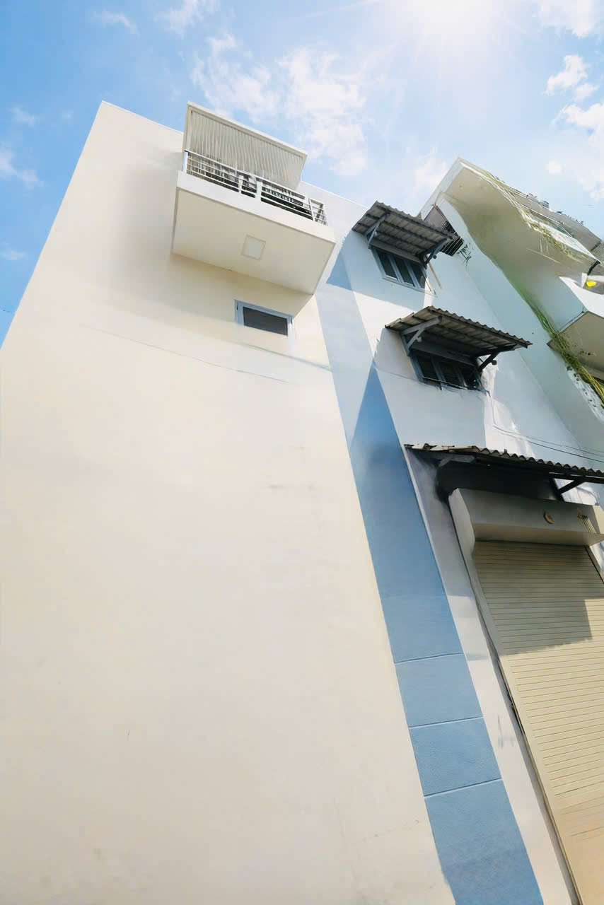 Bán nhà lô góc Trần Quang Diệu, trung tâm Quận 3 – hẻm thông, không qua hoạch lộ giới.