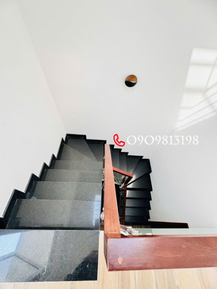 Bán nhanh nhà đẹp, tiện giao thông P.Chánh Hưng Quận 8