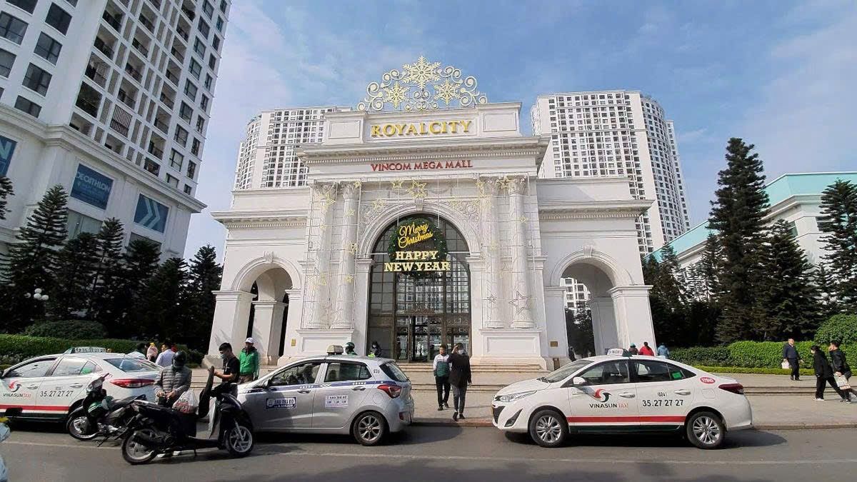 SIÊU PHẨM ROYAL CITY – CHUNG CƯ DÀNH CHO GIA CHỦ “QUÝ PHÁI SANG TRỌNG”