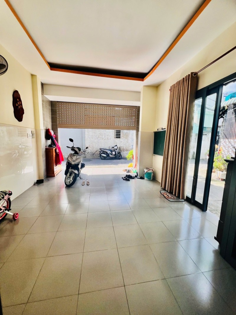 Bán nhà đường Số 6, Phường Linh Tây, Thủ Đức, TP HCM. DT 72m2, SH, 7.99 tỷ. LH: 0933125879