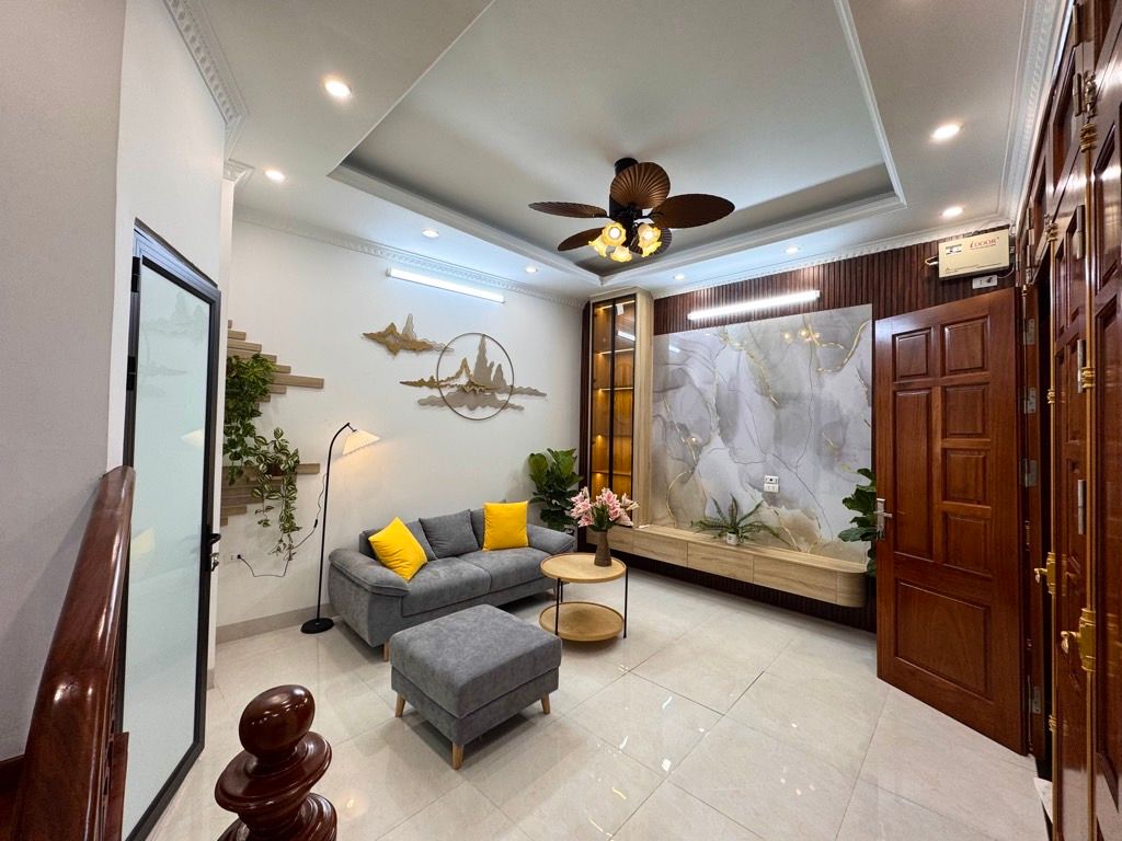 Kim Ngưu 36m² 5 tầng Xây mới Ô tô đỗ cách nhà 10m Giá: 8,5 tỷ