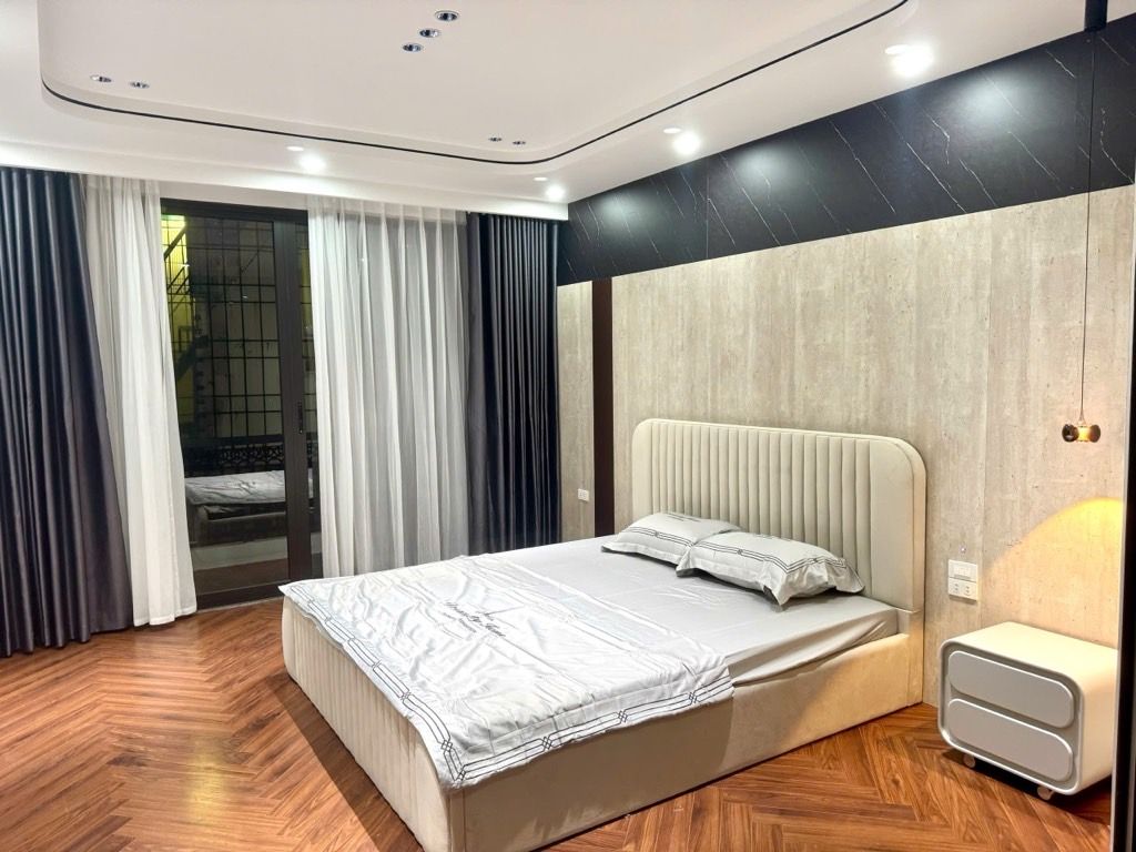 BÁN NHÀ KHƯƠNG ĐÌNH, NHÀ HIẾM, THANG MÁY