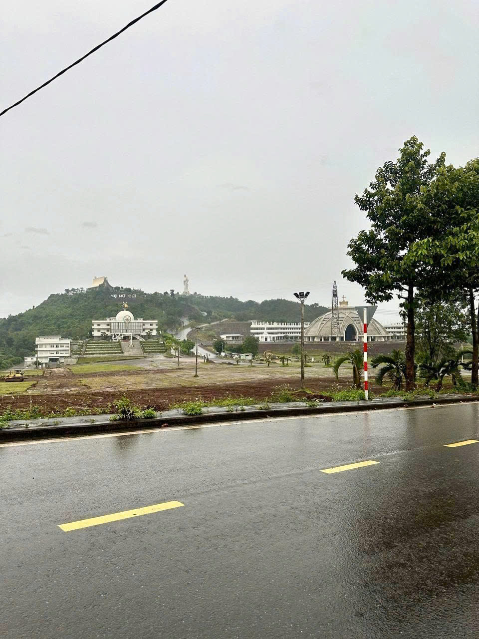 HOT ! HOT ! HOT ! SIÊU PHẨM SUỐI VIEW HỒ TRỊ AN TUYỆT ĐẸP