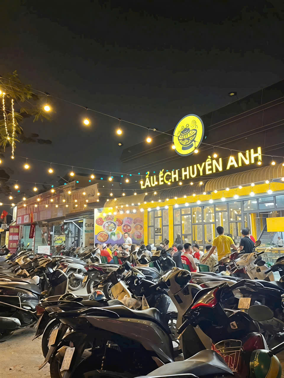 CHO THUÊ NHÀ NGUYỄN TRÃI THANH XUÂN HÀ NỘI Diện tích: 200m2 Mặt tiền: 12m