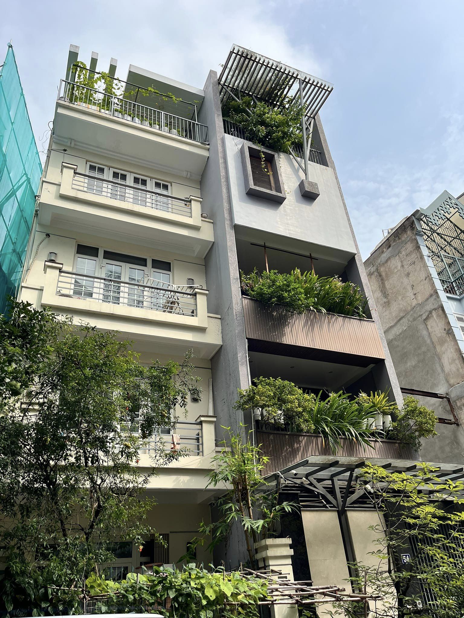 Cực đẹp, bán nhà phố Giảng Võ, ô tô vào nhà, thang máy, chỉ 16 tỷ