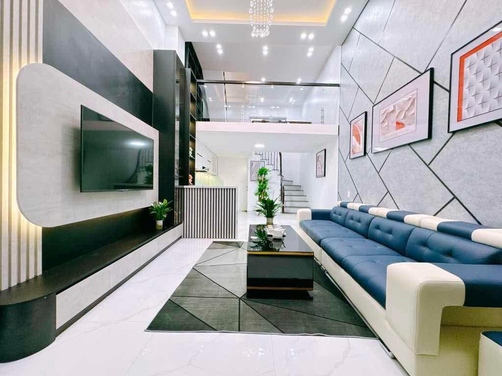 Gần phố, bán nhà Đội Cấn, ngõ rộng, ở ngay, chỉ 14 tỷ