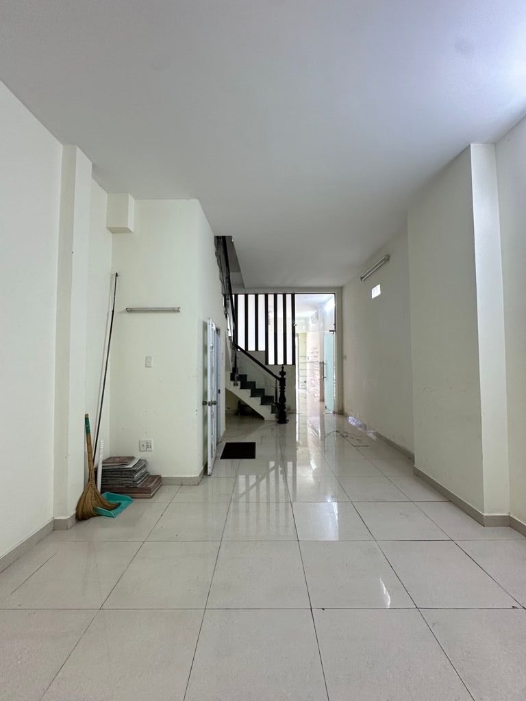 Bán nhà Lô Góc hẻm 9M Lũy Bán Bích Tân Phú, (60m²) 4m x 15m x 4 tầng, 3PN, 3WC chỉ 9.8 tỷ.