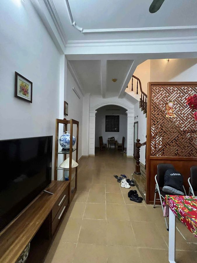 [277] SIÊU PHẨM HOÀNG CẦU NHÀ PHÂN LÔ, Ô TÔ ĐỖ CỔNG, DÂN XÂY, 2 MẶT NGÕ. DT 47M2, MT 4.15 TỶ. GIÁ CHỈ 17 TỶ