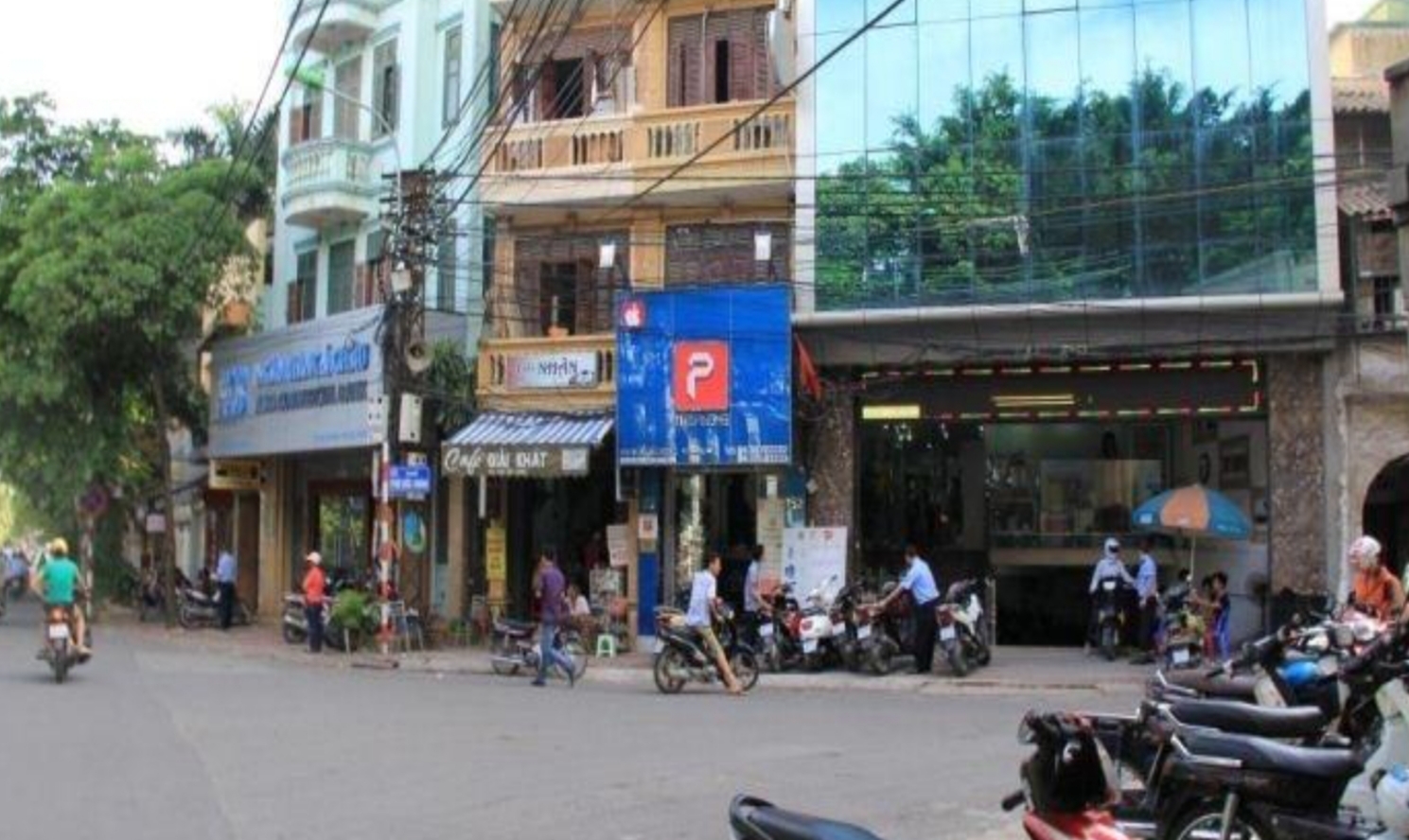 MẶT PHỐ PHÓ ĐỨC CHÍNH – 70M² – 3 TẦNG – NÉT ĐẸP CỔ KÍNH KHU BA ĐÌNH Giá trị di sản giữa lòng Thủ đô Căn nhà tọa lạc trên mặt phố Phó Đức Chính