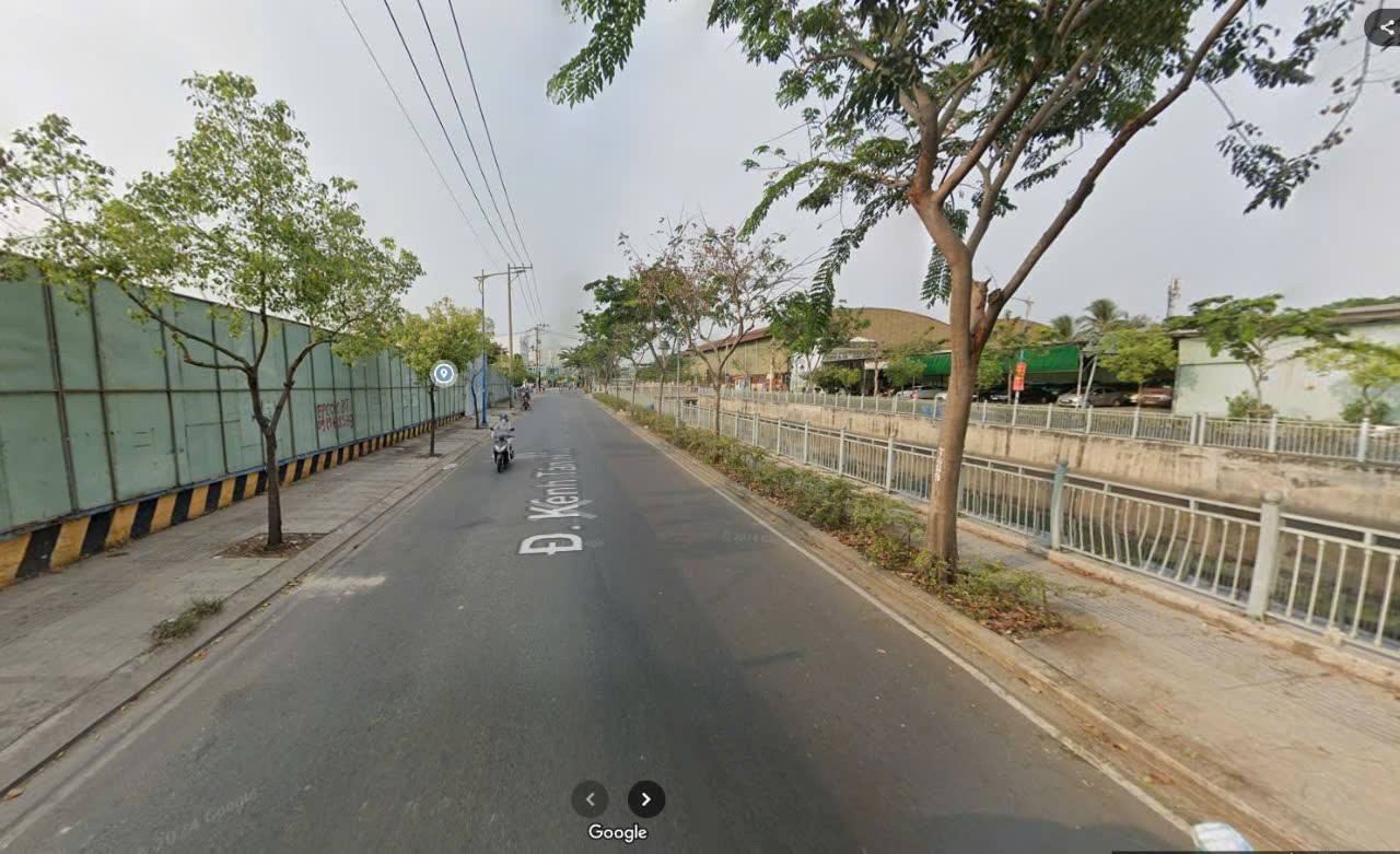 Bán đất mặt tiền 80x30m giá 330 tỷ Đường Kênh Tân Hóa