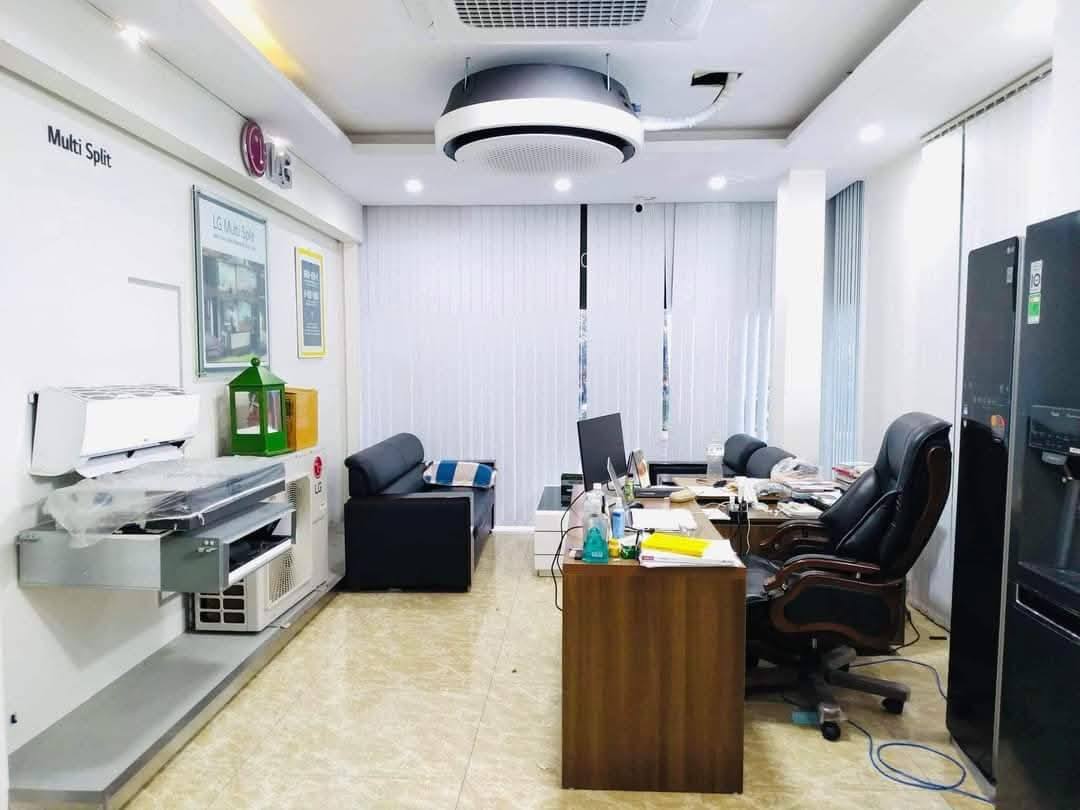 Siêu hiếm, bán nhà mặt phố Cầu Giấy, 6 tầng kinh doanh, chỉ 15 tỷ