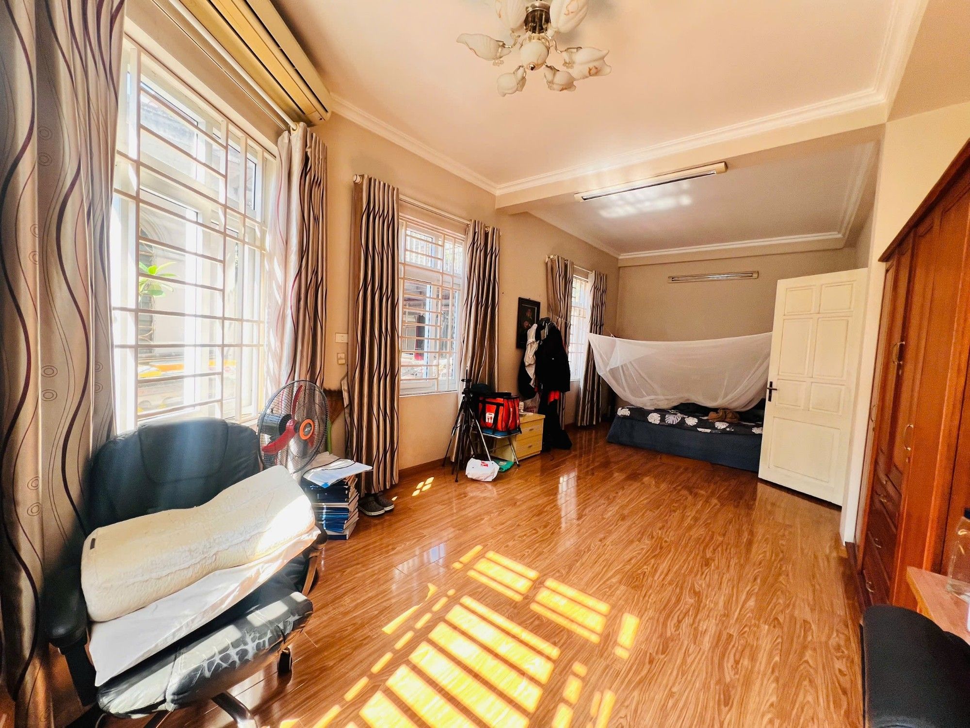 NHÀ DÂN XÂY - 3 MẶT THOÁNG - MẶT NGÕ THÔNG - KINH DOANH - GẦN HỒ TÂY - 20M RA MẶT PHỐ DT49M*6T MT 8M 18 TỶ ...