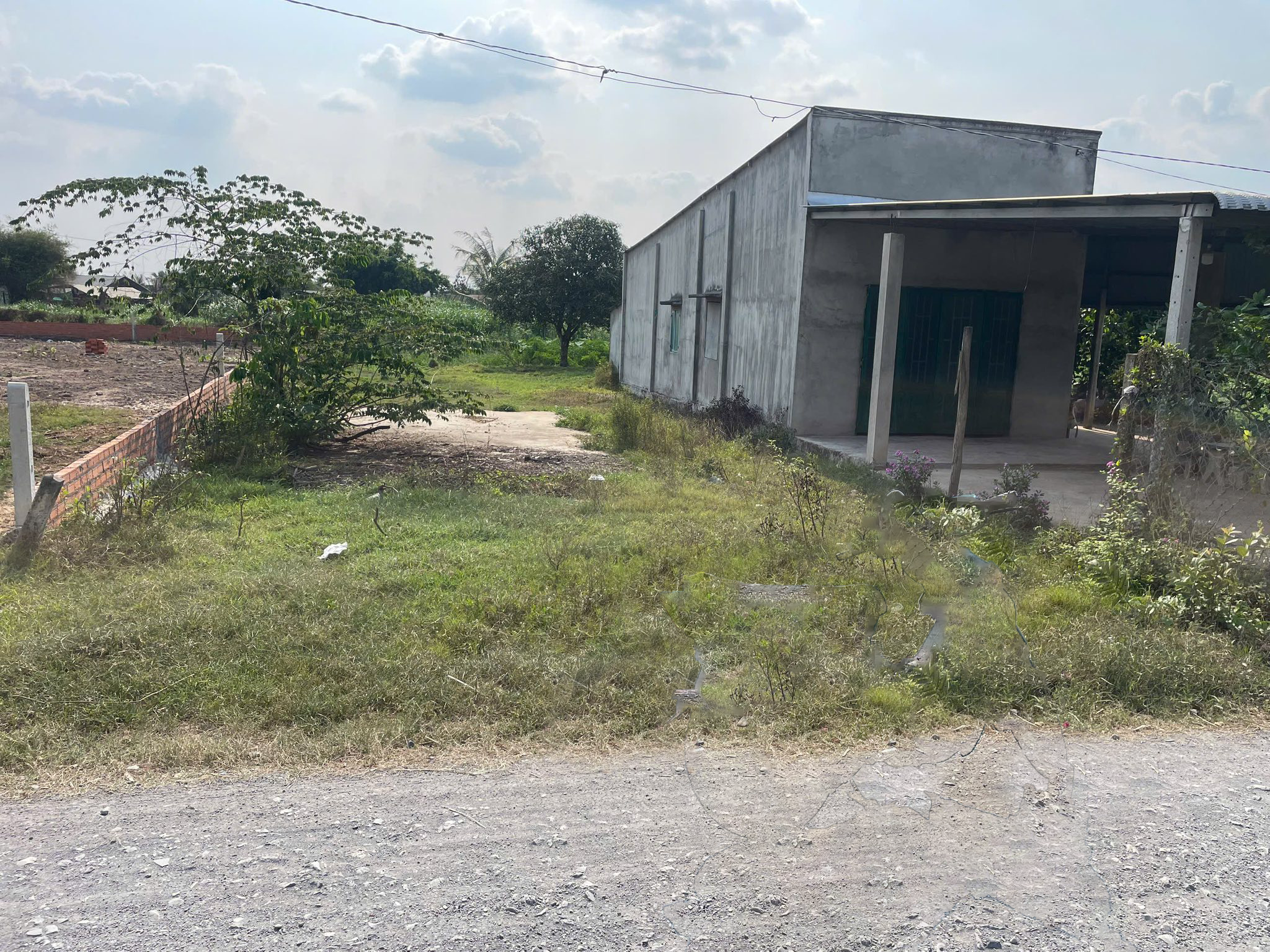 Bán đất xã Tân Mỹ, Đức Hòa dt 385m2 ( có 165m2 thổ ) đường đá xanh 5m giá 1,9 tỷ