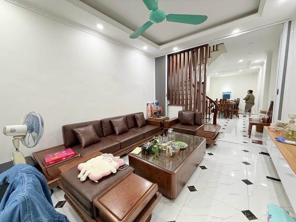 BÁN NHÀ TRƯỜNG CHINH- ĐỐNG ĐA – NHÀ ĐẸP FULL ĐỒ – THANG MÁY – 2 THOÁNG – CHỈ VIỆC XÁCH VALI VỀ Ở