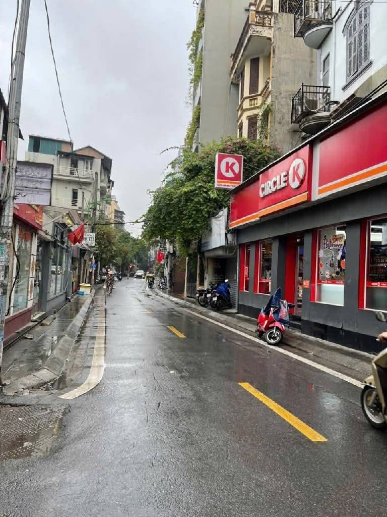 Siêu hiếm, bán nhà mặt phố Vạn Bảo, ô tô tránh, kinh doanh đỉnh, chỉ 28 tỷ