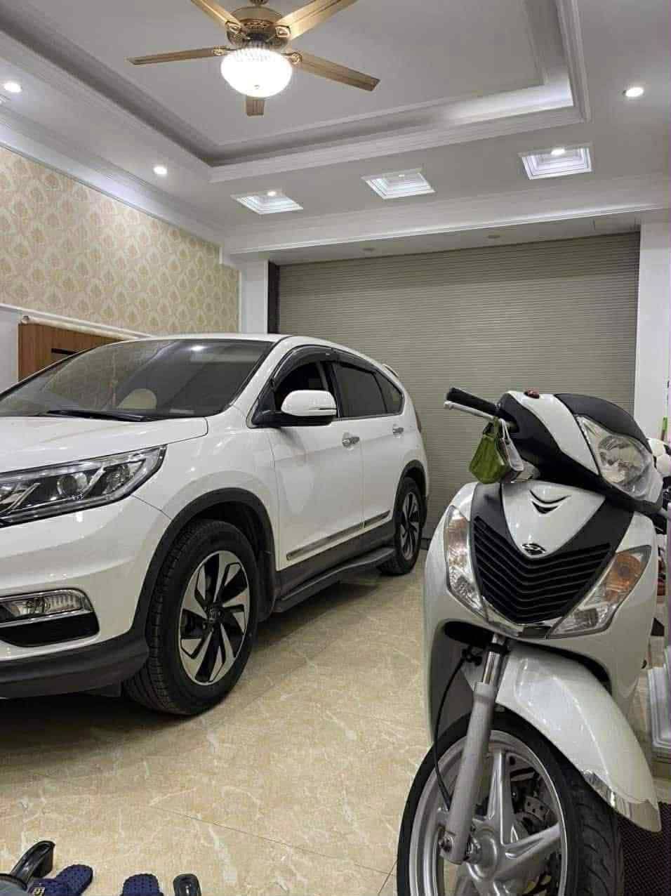 Siêu hiếm, bán nhà Ngọc Hà - Đội Cấn, 7 tầng thang máy, ô tô vào nhà, 64m, chỉ 20 tỷ