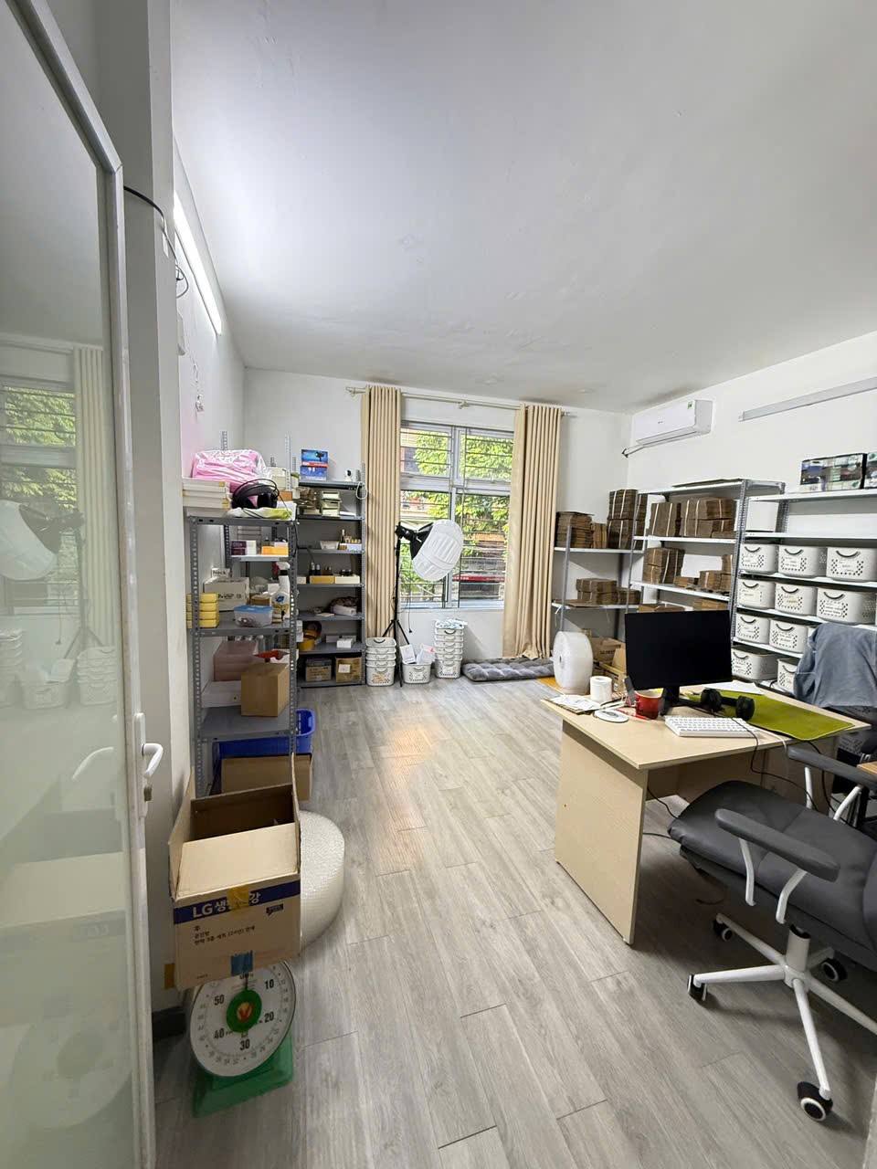 MẶT PHỐ LẠC NGHIỆP-NHÀ 4T 51M-MẶT TIỀN ĐẸP-VỈA HÈ RỘNG-KINH DOANH SẦM UẤT-Ở NGAY