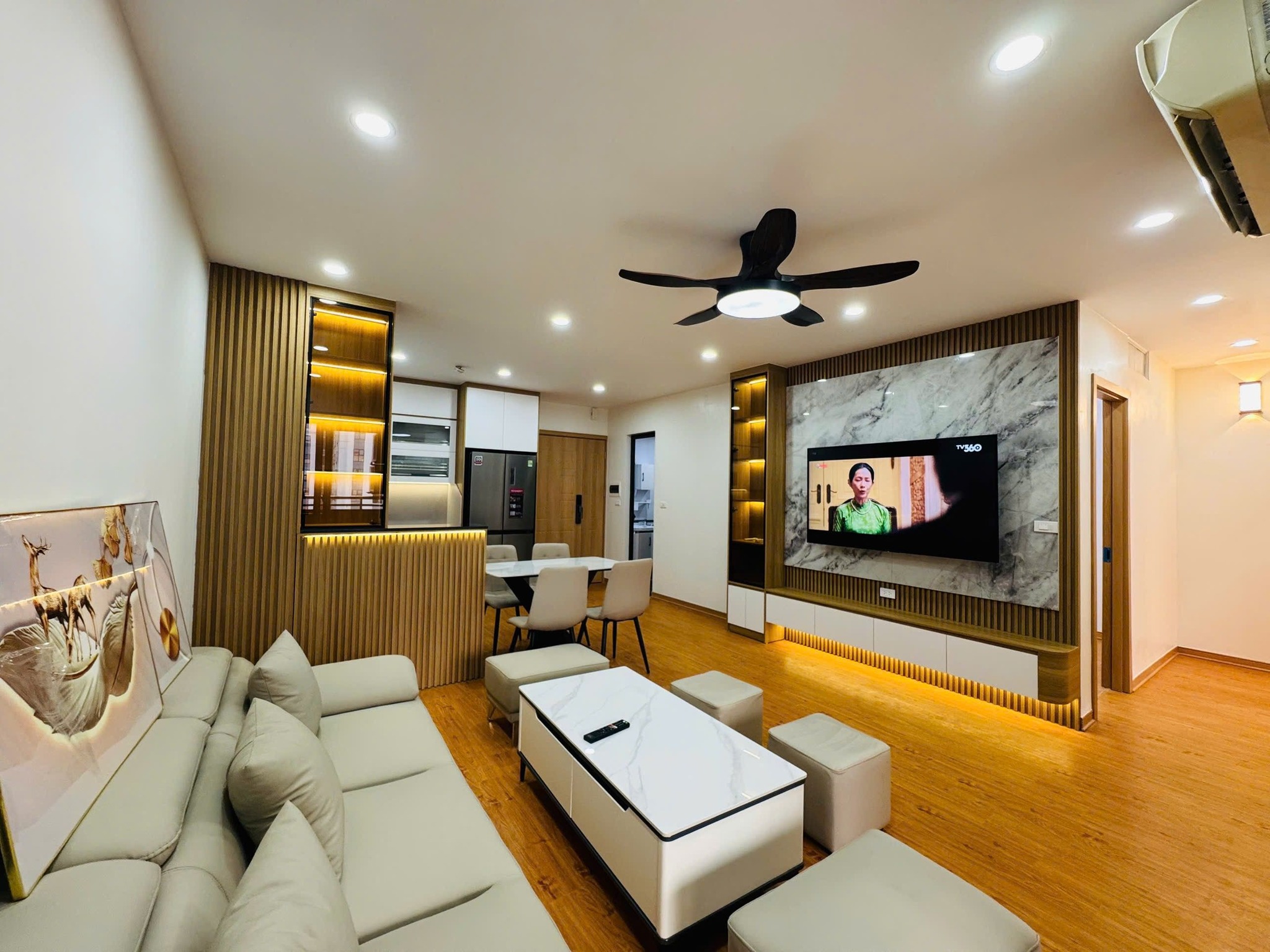 Tòa C6 Trần Hữu Dực, Nam Từ Liêm 105m 3PN Nội thất lung linh, 8.6 tỷ