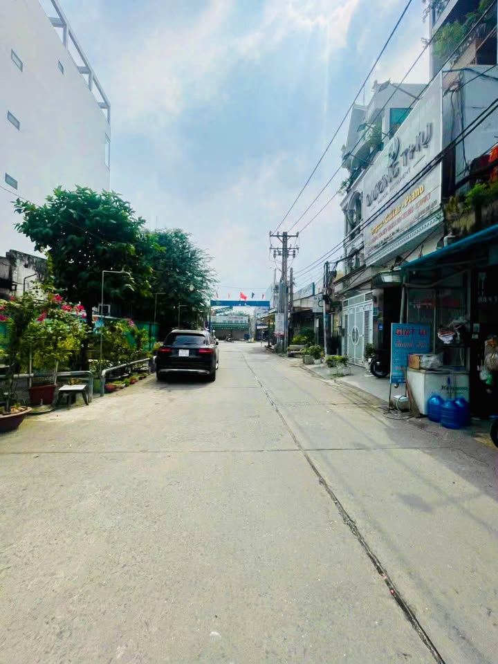 DÒNG TIỀN HƠN 1 TỶ/NĂM – CHDV 5 TẦNG CÓ CHỖ THANG MÁY – 10×17 – GIÁ MỀM 16.X