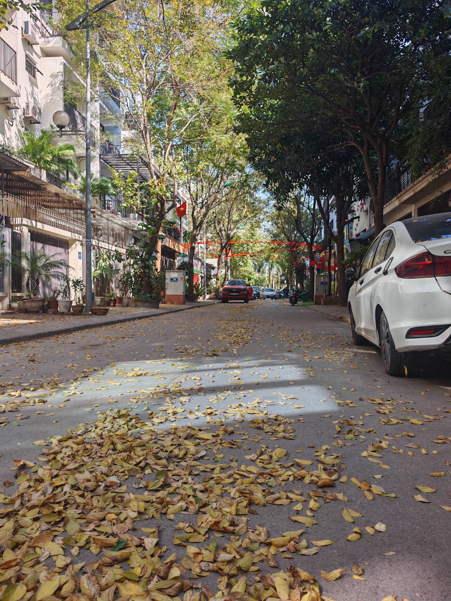 B.Á.N NHÀ LIỀN KỀ XUÂN PHƯƠNG – 61m² – 4 TẦNG – ĐƯỜNG 7M – VỈA HÈ – G.I.Á 19.5 TỶ